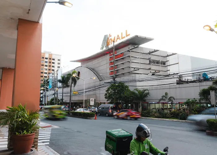 Cubao Manhattan Heights Residential Tc10n - Bright With Pool, Balcony - Next To Alimall And Sm - Walking Distance To Araneta Coliseum And Gateway Mall In Cubao Quezon - Staycations By Sms
