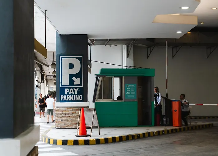 Cubao Manhattan Heights Residential Tc10n - Bright With Pool, Balcony - Next To Alimall And Sm - Walking Distance To Araneta Coliseum And Gateway Mall In Cubao Quezon - Staycations By Sms Manila