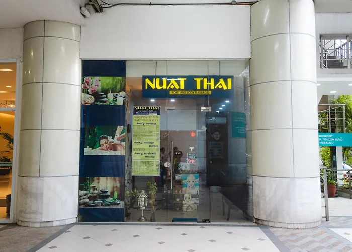 Cubao Manhattan Heights Residential Tc10n - Bright With Pool, Balcony - Next To Alimall And Sm - Walking Distance To Araneta Coliseum And Gateway Mall In Cubao Quezon - Staycations By Sms Apartment *