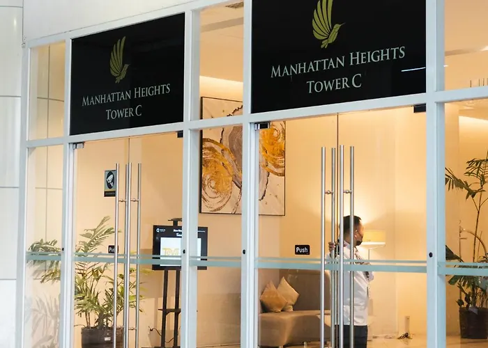 Cubao Manhattan Heights Residential Tc10n - Bright With Pool, Balcony - Next To Alimall And Sm - Walking Distance To Araneta Coliseum And Gateway Mall In Cubao Quezon - Staycations By Sms *