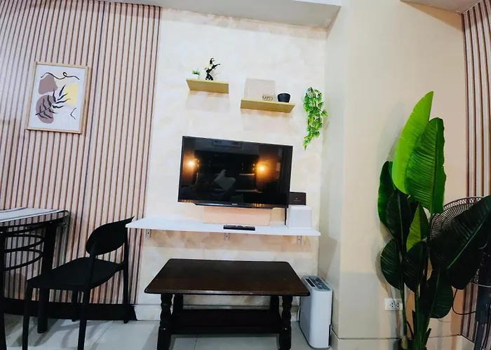 Cubao Manhattan Heights Residential Tc10n - Bright With Pool, Balcony - Next To Alimall And Sm - Walking Distance To Araneta Coliseum And Gateway Mall In Cubao Quezon - Staycations By Sms