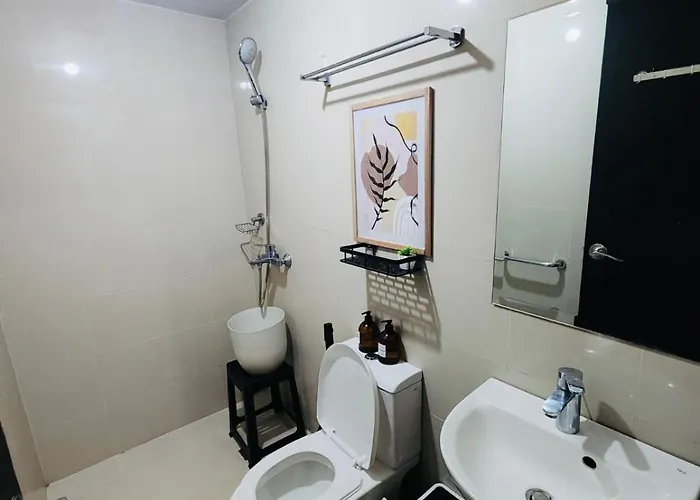 Apartamento Cubao Manhattan Heights Residential Tc10n - Bright With Pool, Balcony - Next To Alimall And Sm - Walking Distance To Araneta Coliseum And Gateway Mall In Cubao Quezon - Staycations By Sms *
