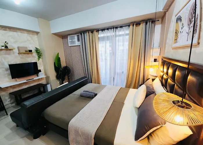 Apartment Cubao Manhattan Heights Residential Tc10n - Bright With Pool, Balcony - Next To Alimall And Sm - Walking Distance To Araneta Coliseum And Gateway Mall In Cubao Quezon - Staycations By Sms Manila
