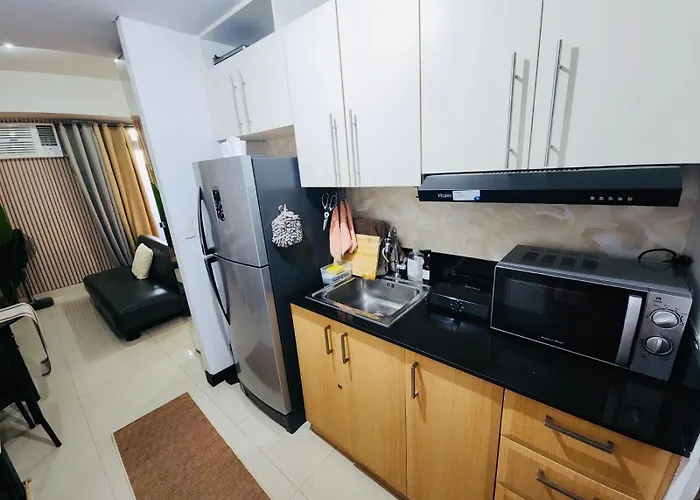 Apartment Cubao Manhattan Heights Residential Tc10n - Bright With Pool, Balcony - Next To Alimall And Sm - Walking Distance To Araneta Coliseum And Gateway Mall In Cubao Quezon - Staycations By Sms *