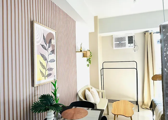 Cubao Manhattan Heights Residential Tc10n - Bright With Pool, Balcony - Next To Alimall And Sm - Walking Distance To Araneta Coliseum And Gateway Mall In Cubao Quezon - Staycations By Sms Apartment